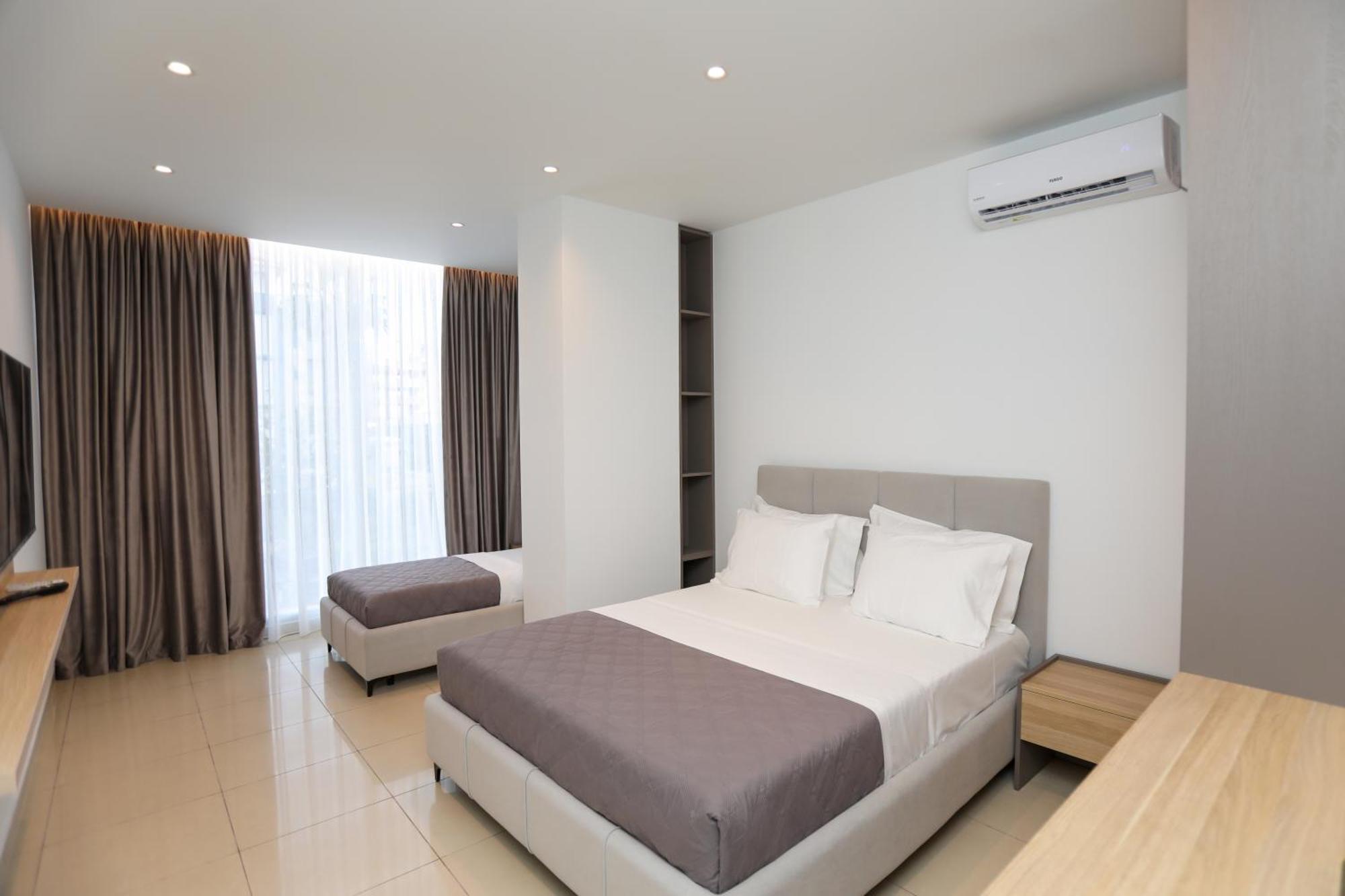Apart-hotel Divos
